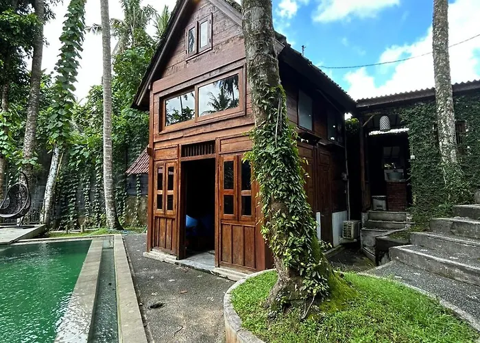 Tirta Padi Villa *
